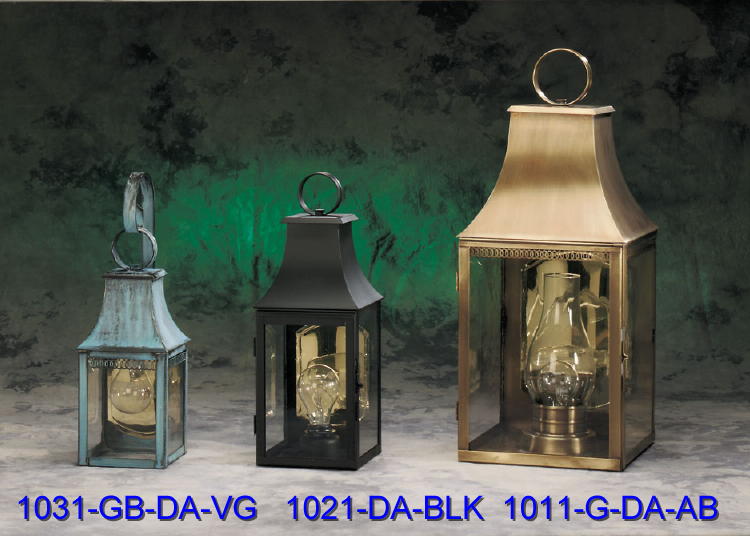 1011 Outdoor Wall Lantern