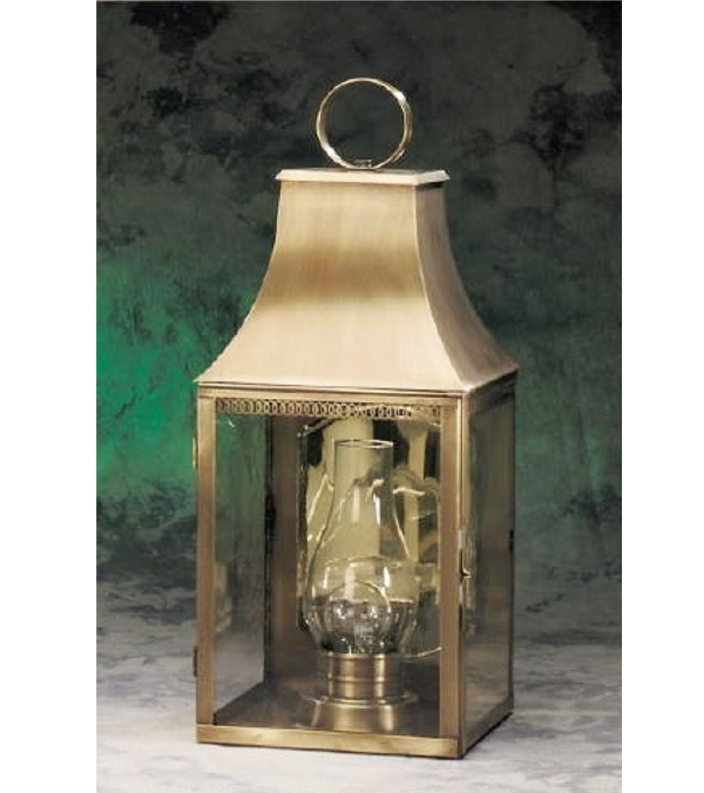 1011 Outdoor Wall Lantern